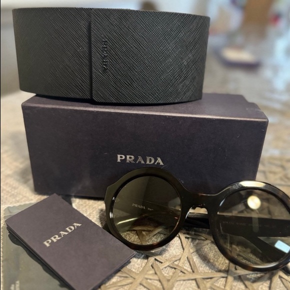 Prada sunglasses NEW - Picture 3 of 4